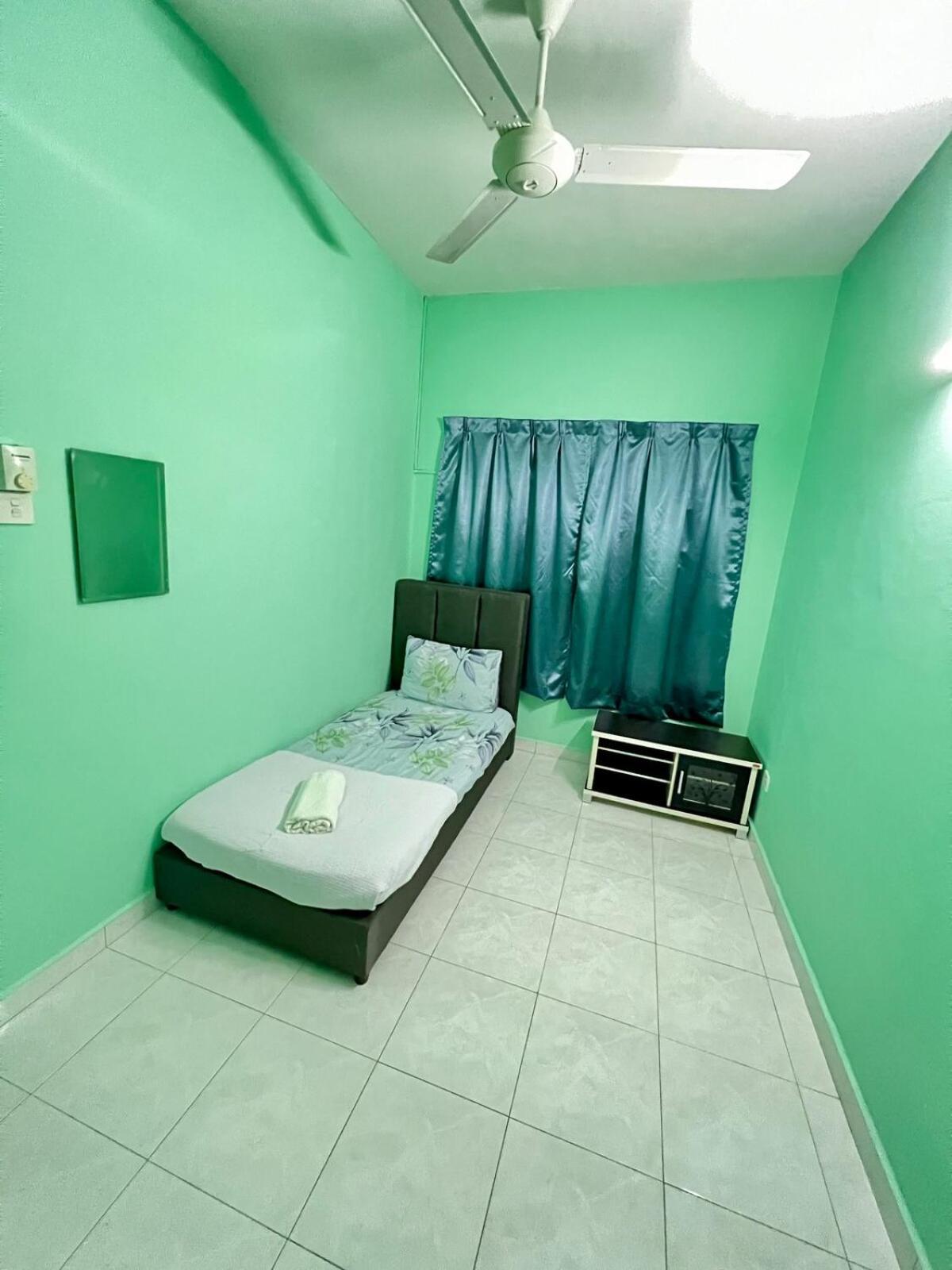 Rini Utama Homestay Skudai Extérieur photo