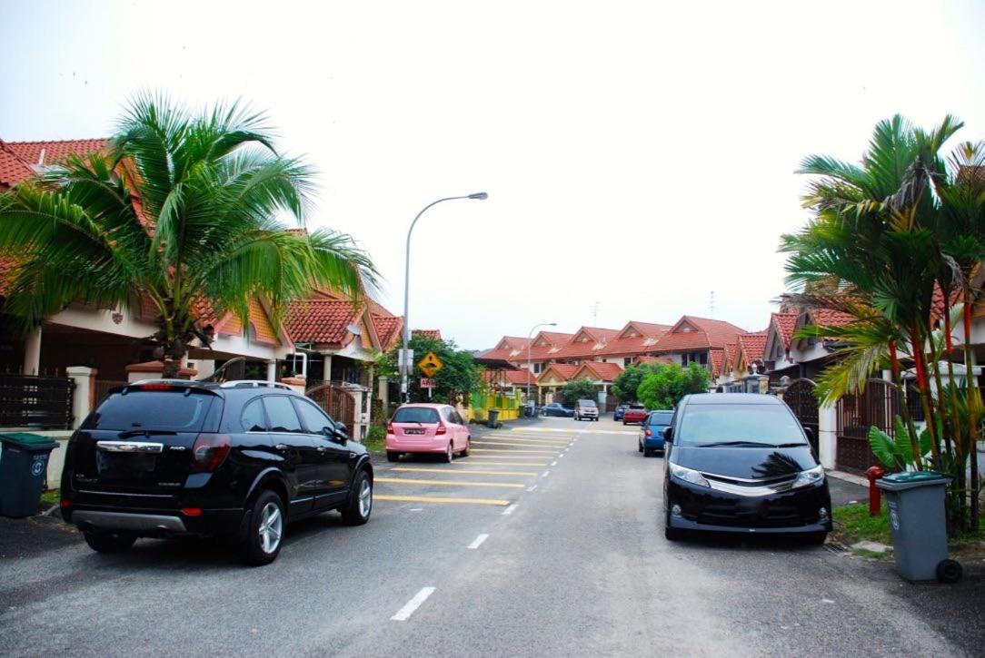 Rini Utama Homestay Skudai Extérieur photo