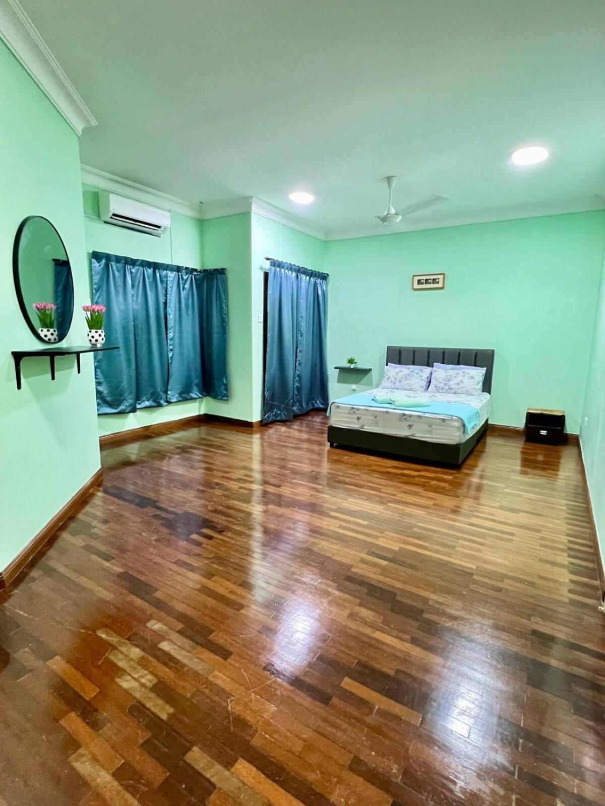 Rini Utama Homestay Skudai Extérieur photo