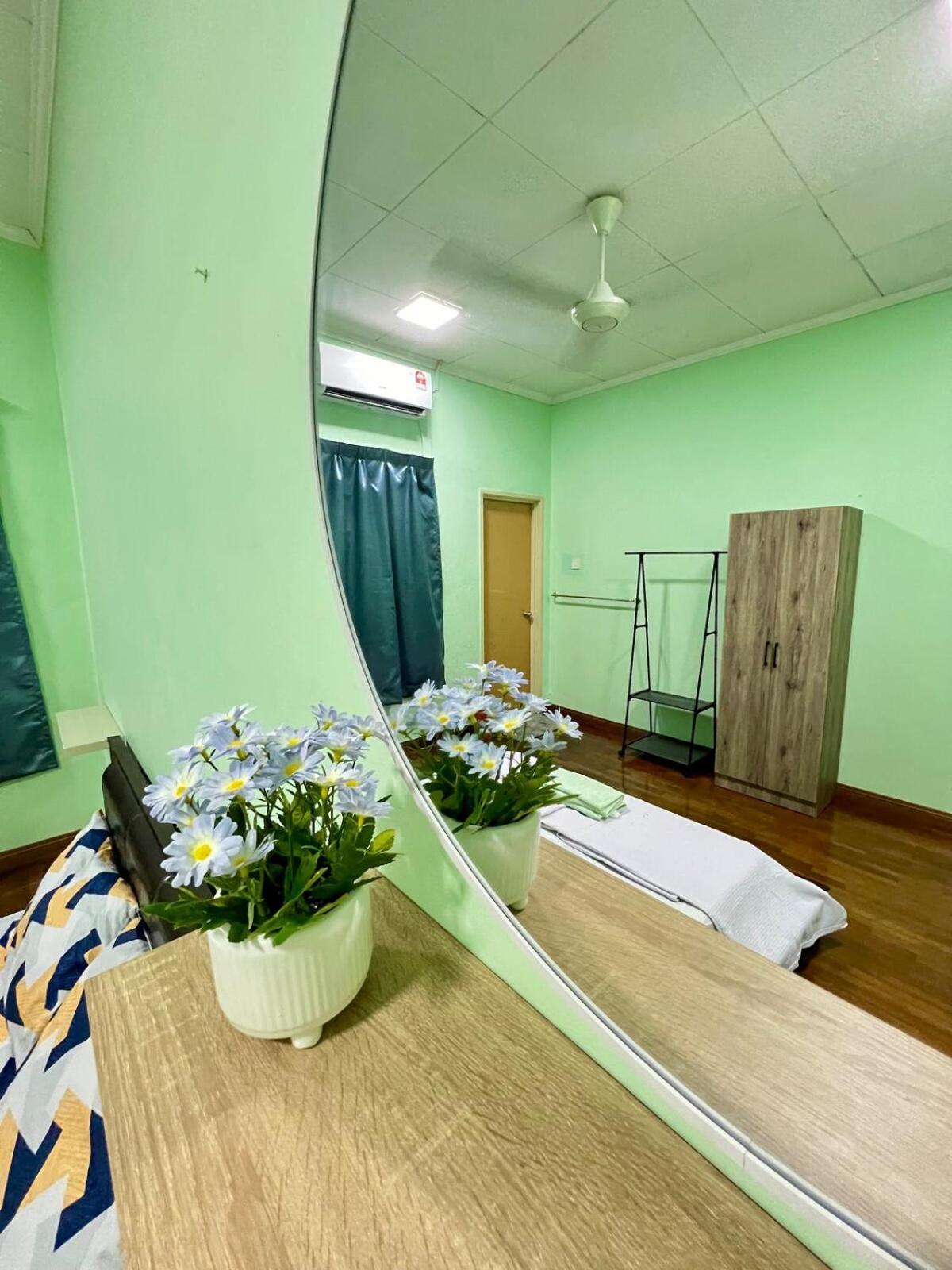 Rini Utama Homestay Skudai Extérieur photo