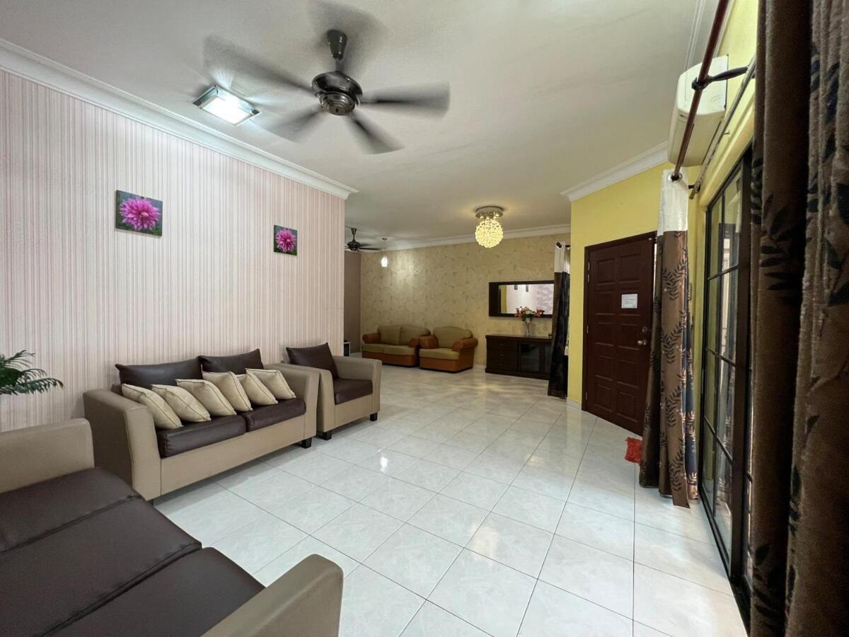 Rini Utama Homestay Skudai Extérieur photo